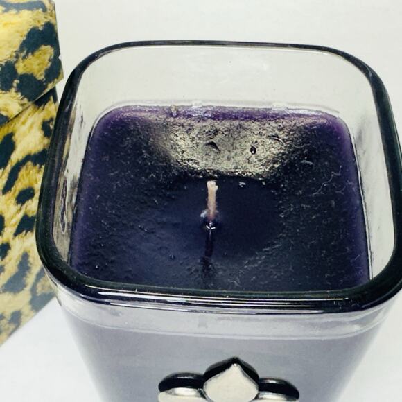 Aromatique Freesia Peach Candle 9 oz in Glass Decorative Cube with Gift Box - Picture 3 of 6